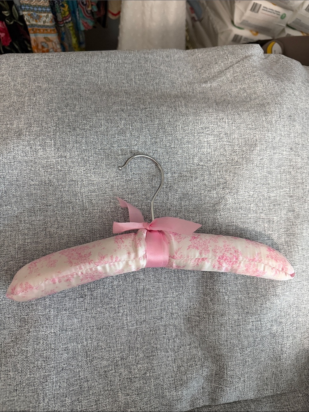 Padded Floral Satin Hanger with Pink Bow